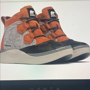 Sorel Women's Orange and Gray Lace-Up Boots